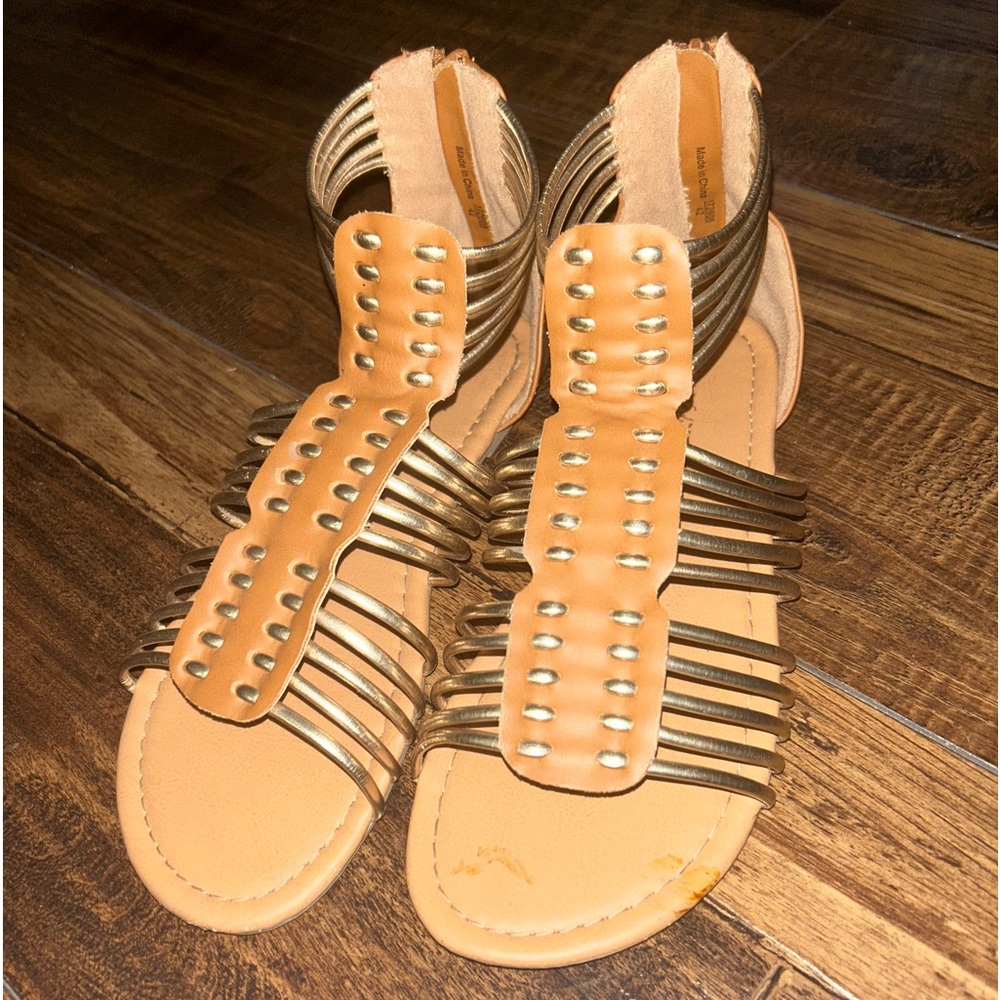 American Eagle Sandals size 4